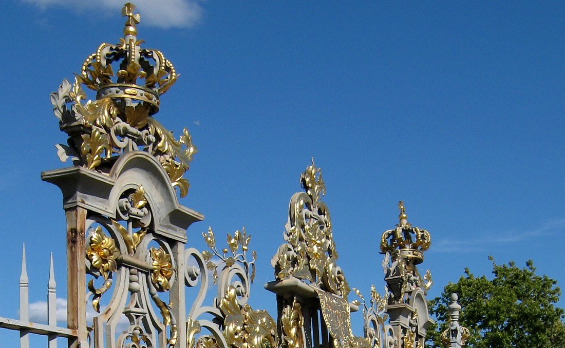 Gold gate Hampton Court Palace